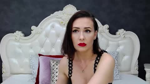 Krissy online show from November 20, 2025, 8:25 am