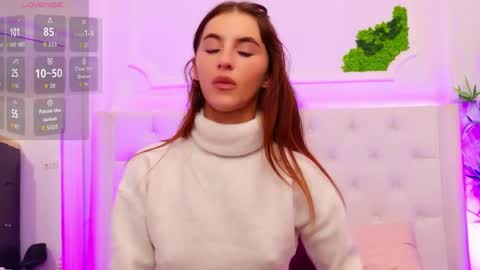 ElisaCharm online show from April 9, 2026, 2:33 am