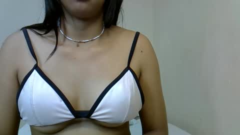 Snapshot of elisah01 chatting on April 22, 2026, 6:42 pm elisah01 online show from April 22, 2026, 6:42 pm