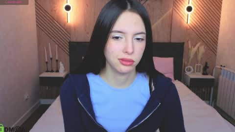 Elise online show from April 15, 2026, 1:23 am