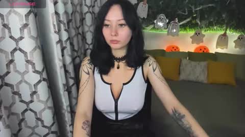 Snapshot of eliseroyalty chatting on November 4, 2025, 10:14 am EliseRoyalty online show from November 4, 2025, 10:14 am