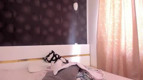 Elly online show from November 21, 2025, 9:52 am