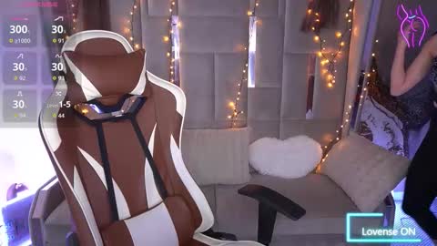 elisevelour online show from March 29, 2026, 12:38 pm