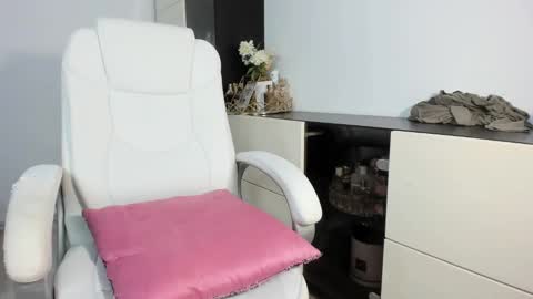 Snapshot of elissavibe chatting on February 3, 2025, 2:02 pm Elisa  Promotion   online show from February 3, 2025, 2:02 pm