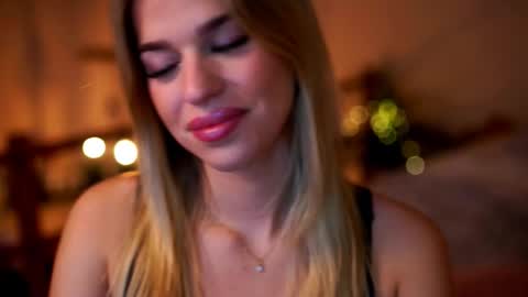 Snapshot of elister_alison chatting on October 15, 2025, 9:09 am Sunflower  online show from October 15, 2025, 9:09 am