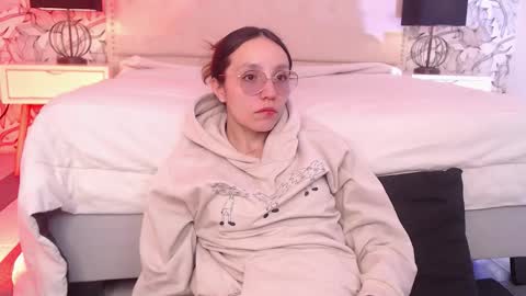 Eliza online show from September 12, 2025, 8:42 pm