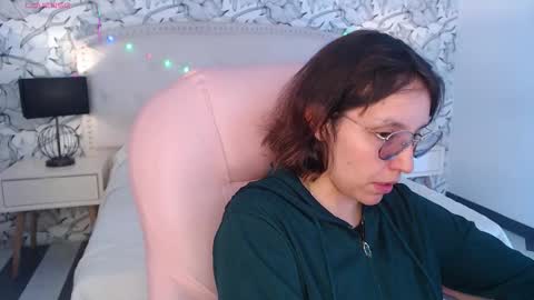 Eliza online show from December 4, 2025, 7:22 pm