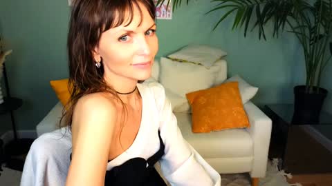 Snapshot of elizabe_th chatting on January 20, 2025, 9:24 am Elizabethangel online show from January 20, 2025, 9:24 am