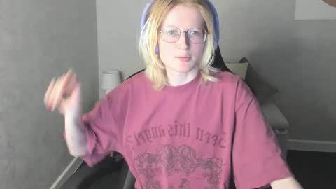 Elizabeth online show from December 5, 2025, 2:09 am