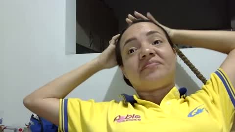 Elizabeth Martinez  online show from September 11, 2025, 10:43 pm