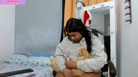 elizabeth_rizzo online show from January 16, 2025, 3:02 pm