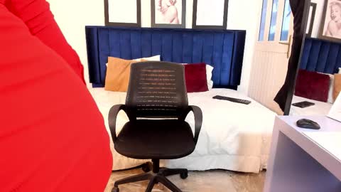 Elizabeth  online show from March 15, 2026, 12:44 pm