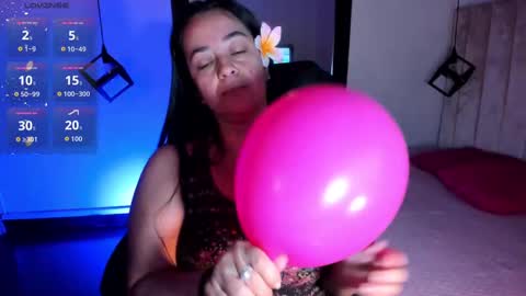 Lucia Vonne online show from November 21, 2025, 1:54 pm