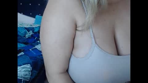 Snapshot of elizabethtaylor1 chatting on November 16, 2025, 11:49 am Elizabeth online show from November 16, 2025, 11:49 am