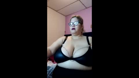 Snapshot of elizabethtaylor1 chatting on January 16, 2026, 10:52 am Elizabeth online show from January 16, 2026, 10:52 am