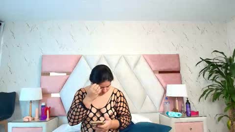 Eliza online show from November 9, 2025, 2:26 pm