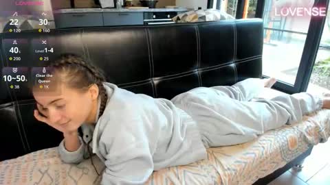 Eliz                               online show from January 13, 2026, 10:53 am