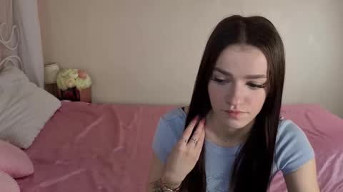 Snapshot of elizzza_ chatting on October 14, 2025, 5:19 am elizzza_ online show from October 14, 2025, 5:19 am
