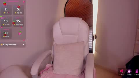 Ella Olmos  online show from April 17, 2026, 3:04 pm