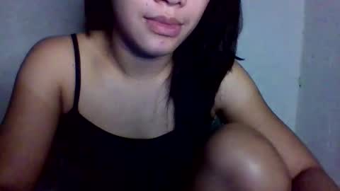 ella_babe25 online show from May 5, 2026, 7:00 pm