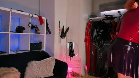 ella_kross online show from February 23, 2025, 3:40 pm