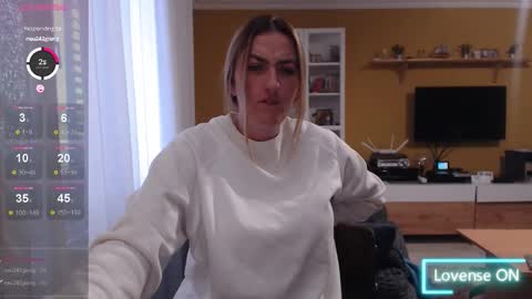 Ella  Max online show from October 7, 2025, 7:05 am