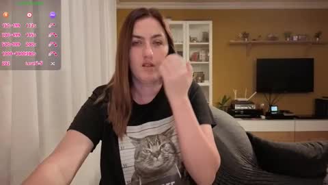 Ella  Max online show from December 5, 2025, 7:06 am