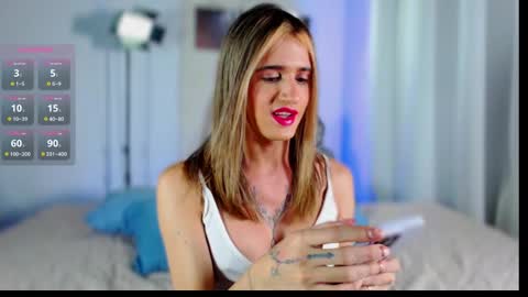 Snapshot of ella_mon chatting on September 27, 2025, 9:09 pm ella_mon online show from September 27, 2025, 9:09 pm