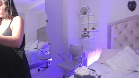 Ellaa Muller online show from March 6, 2025, 8:37 pm