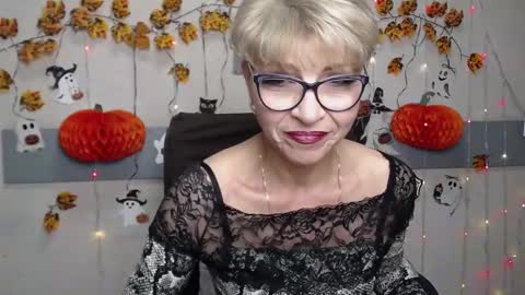 EllaBonito online show from November 9, 2025, 6:23 am