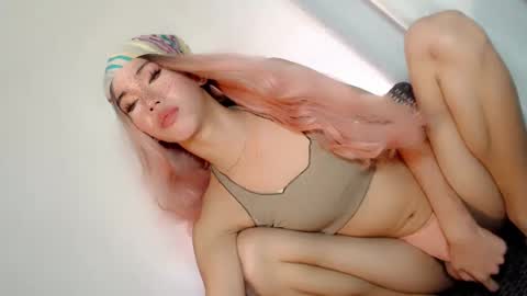 ellah_bonita online show from January 10, 2025, 9:34 am