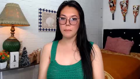 Snapshot of ellahollywood1818 chatting on February 15, 2025, 2:37 am CINDERELLA online show from February 15, 2025, 2:37 am