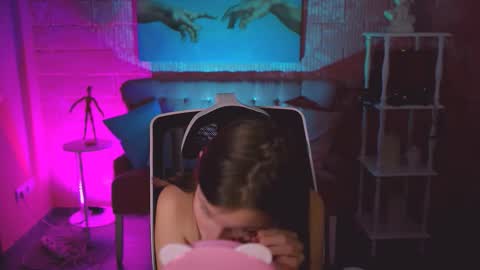 Snapshot of ellahorton chatting on November 19, 2025, 6:52 pm Ella online show from November 19, 2025, 6:52 pm