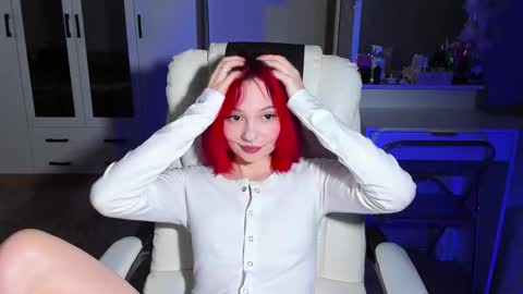 ellales online show from December 5, 2025, 8:23 am