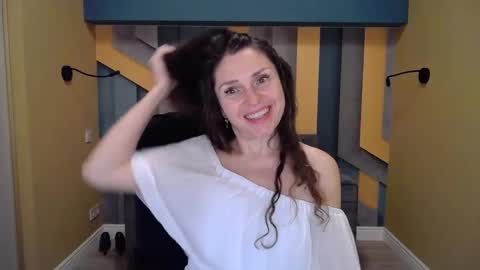 EllaLongs online show from December 21, 2024, 4:03 pm