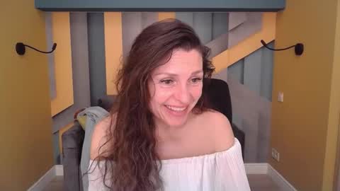 Snapshot of ellalongs chatting on April 22, 2026, 11:45 am EllaLongs online show from April 22, 2026, 11:45 am