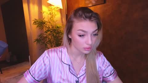 ellamilla online show from January 7, 2025, 8:24 am