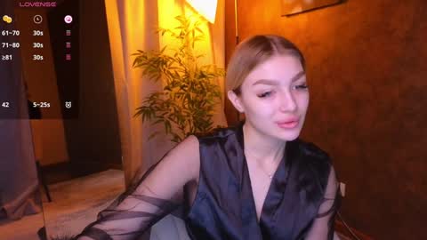 ellamilla online show from January 9, 2025, 5:44 am