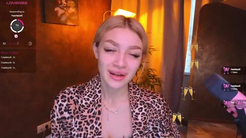 ellamilla online show from January 14, 2025, 6:24 am