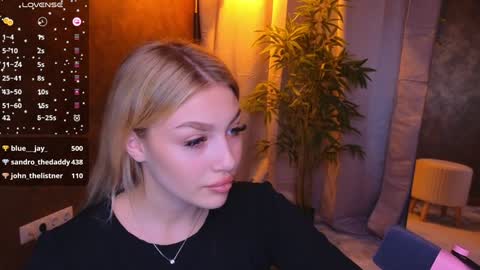 ellamilla online show from January 20, 2025, 8:41 am