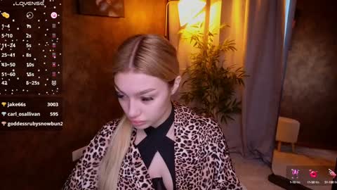 ellamilla online show from January 22, 2025, 5:48 am