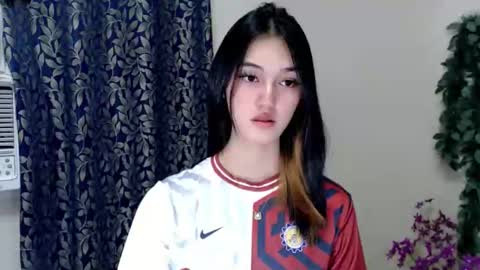 ELLA online show from September 12, 2025, 8:20 pm