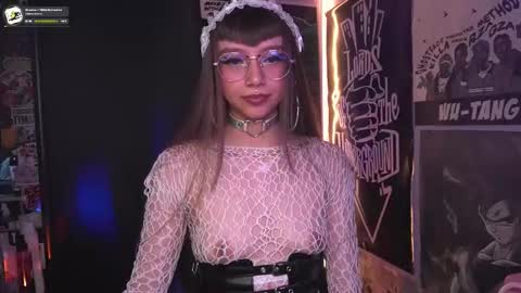 follow me on instagram .    online show from November 18, 2025, 3:49 pm