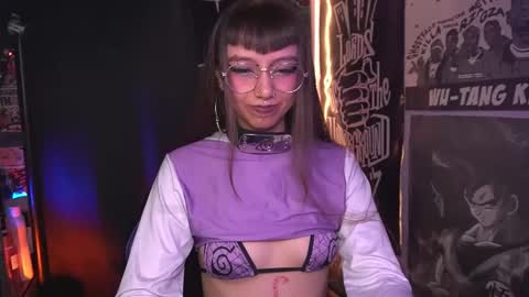 follow me on instagram .    online show from November 19, 2025, 1:33 pm