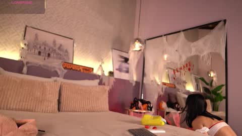 Elle Diane online show from October 29, 2025, 10:11 pm