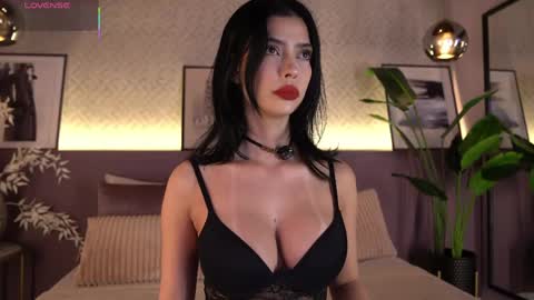 Snapshot of ellediane chatting on April 16, 2026, 10:34 pm Elle Diane online show from April 16, 2026, 10:34 pm