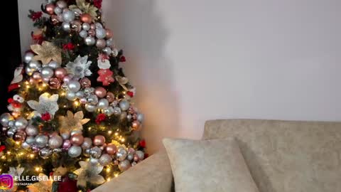 Yiss online show from December 8, 2024, 3:00 am