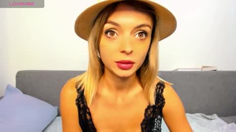 ellen_flow online show from October 29, 2025, 8:54 pm