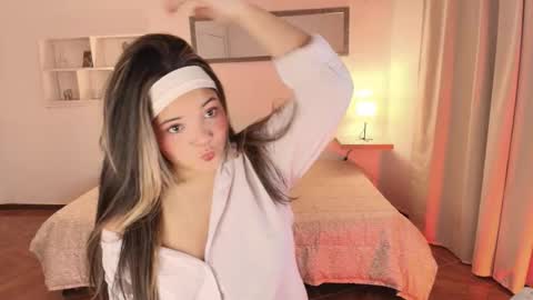 Snapshot of elli_snow chatting on December 17, 2025, 3:12 am elli_snow online show from December 17, 2025, 3:12 am