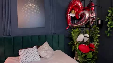 Snapshot of elli_taylor chatting on February 23, 2025, 6:23 pm Ellie Taylor online show from February 23, 2025, 6:23 pm